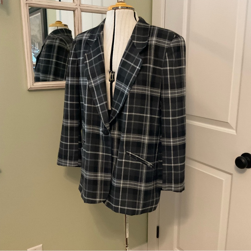 V.I.PETITES, BLACK & WHITE PLAID BLAZER, SIZE: L